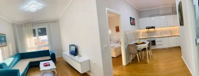 Tirane, jepet me qera apartament 1+1+BLK Kati 2, 65 m² 500 Euro (Rruga 5 Maji, Tirana)