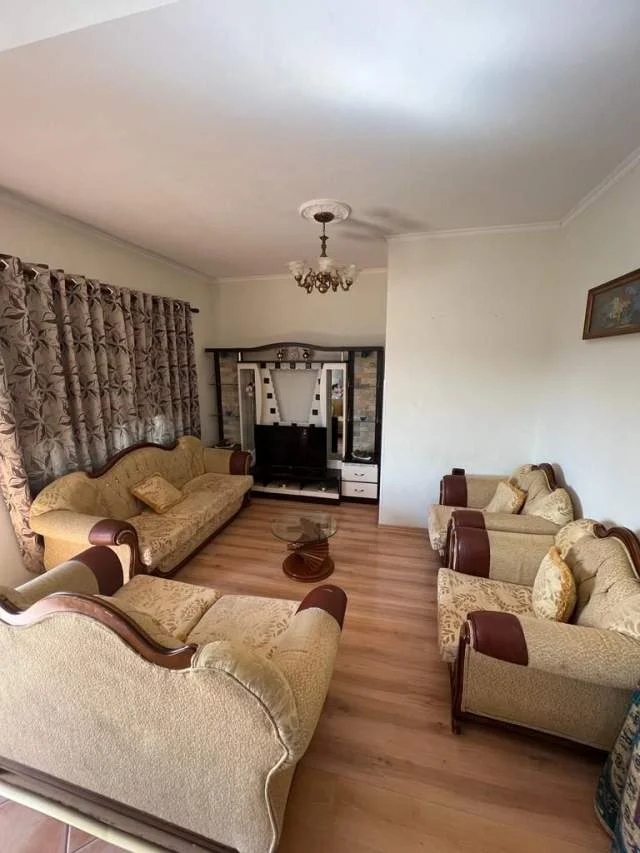 Tirane, jepet me qera apartament 3+1+BLK Kati 3, 180 m² 400 Euro (kasem qafezezi)