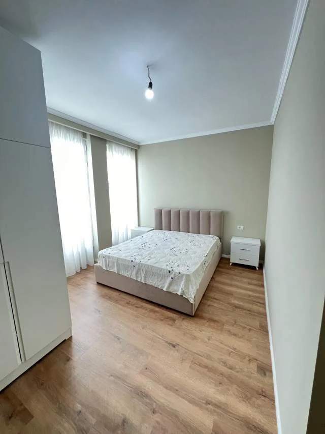 Tirane, jepet me qera apartament 2+1+BLK Kati 6, 400 Euro