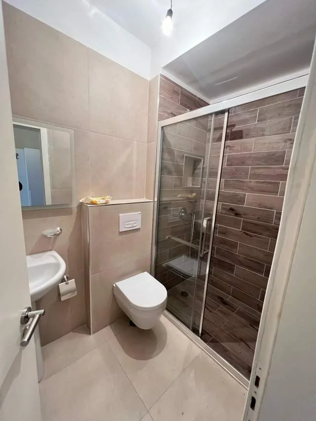 Tirane, jepet me qera apartament 2+1+BLK Kati 6, 400 Euro