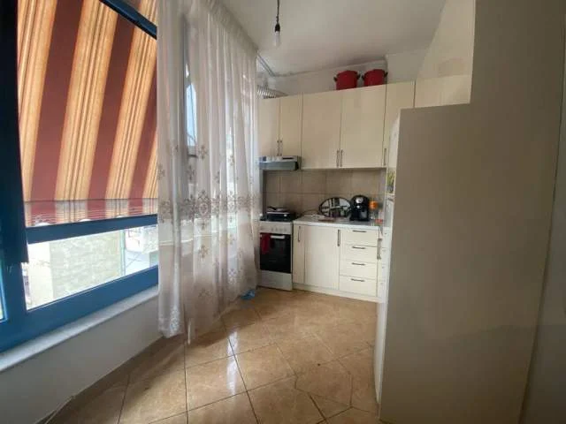 Tirane, shitet apartament Kati 3, 73 m² 135.000 Euro