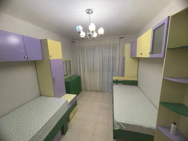 Tirane, jepet me qera apartament 2+1+BLK Kati 2, 110 m² 550 Euro (rruga ramazan demneri)