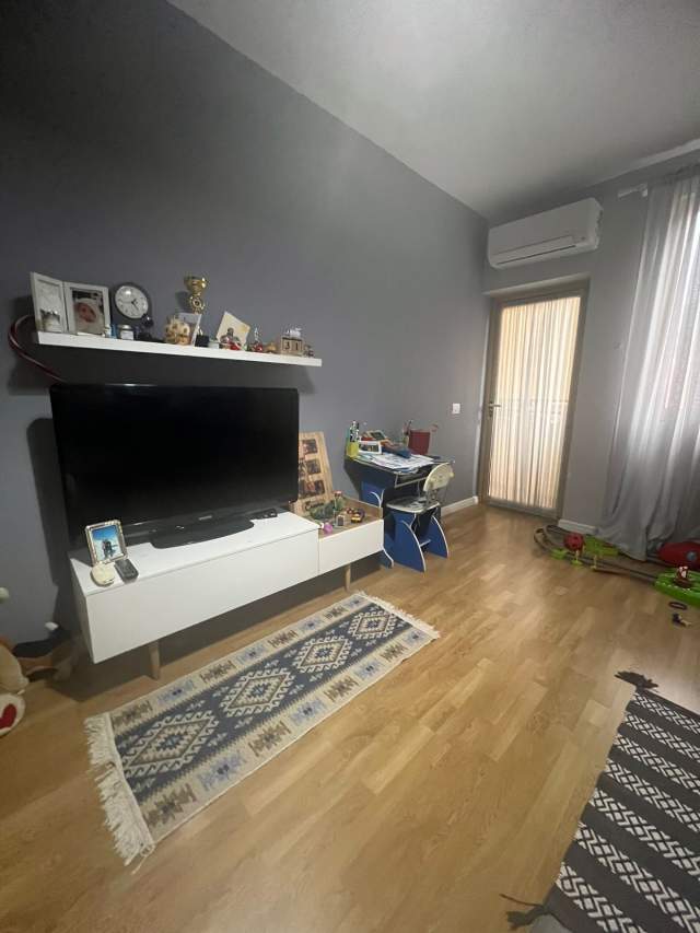Tirane, jepet me qera apartament 1+1+BLK Kati 3, 65 m² 350 Euro (Muhamed Deluiu,prane Thesarit)