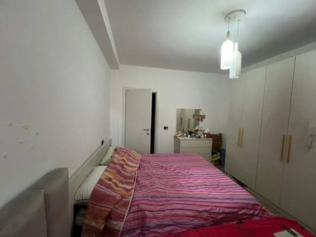 Tirane, jepet me qera apartament 1+1+BLK Kati 3, 65 m² 350 Euro (Muhamed Deluiu,prane Thesarit)