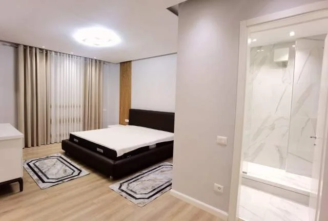 jepet me qera 174 m² 1.500 Euro