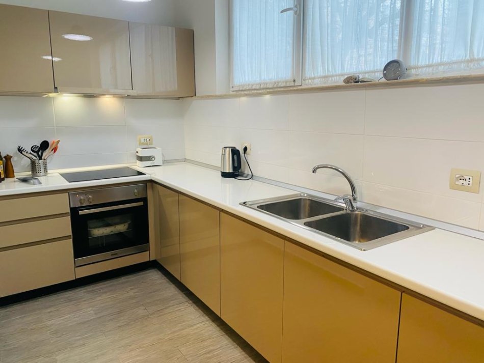 Tirane, shes apartament 2+1+Aneks+Ballkon Prane Vasil Shantos Kati 0, 250 m² 258.000 €