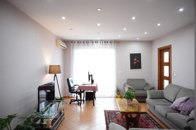 Tirane, jepet me qera apartament 2+1+A+BLK Kati 6, 110 m² 450 Euro (Ngjitur me Ministrine e Jashtme)