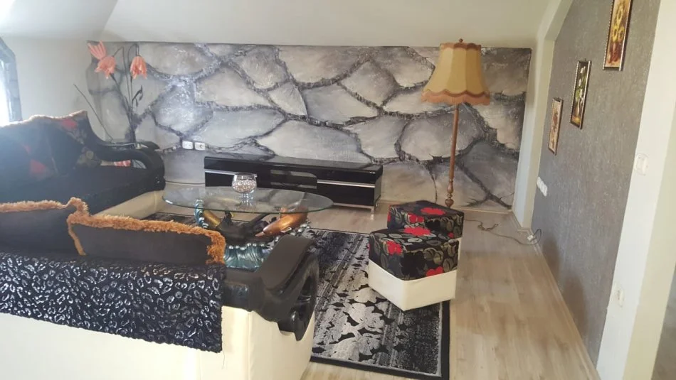 Tirane, jepet me qera apartament 2+1+Ballkon Kati 4, 200 m² 400 € (qyteti studenti)