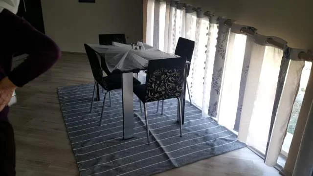 Tirane, jepet me qera Vile 2+1+BLK Kati 4, 200 m² 400 Euro (3 vellezerit kondi)