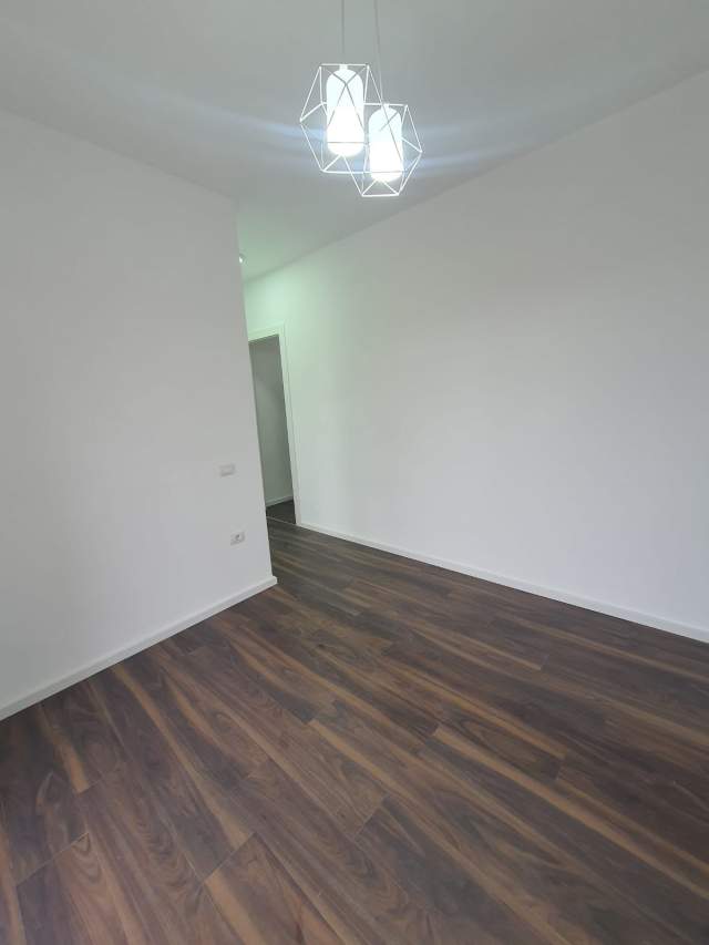 Tirane, jepet me qera apartament 2+1+BLK Kati 2, 105 m² 700 Euro (Ish Fusha Aviacionit)