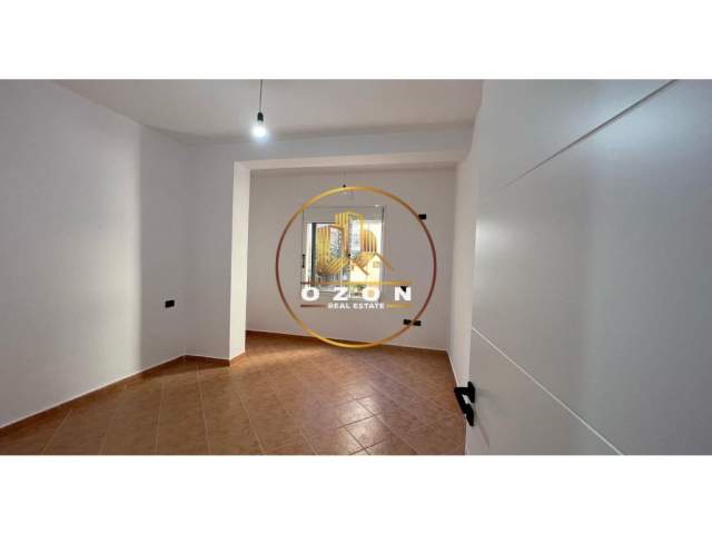 Vlore, shitet apartament 2+1 Kati 2, 110 m² 150.000 Euro (Lungomare)