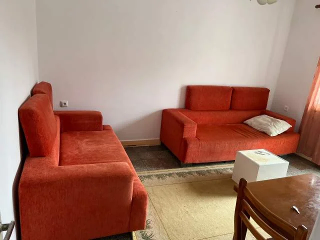 Tirane, jap me qera apartament 1+1+BLK Kati 2, 70 m² 300 Euro (Laprake)