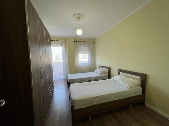 Tirane, jepet me qera apartament Kati 3, 87 m² 700 Euro (rruga e kavajes)