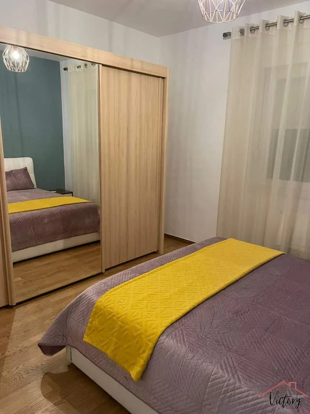 Tirane, jepet me qera apartament 3+1+BLK Kati 2, 185 m² 1.500 Euro (sauk)