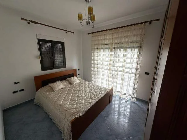 Tirane, jepet me qera Vile 2+1+BLK Kati 3, 100 m² 470 Euro (bulevardi ri)