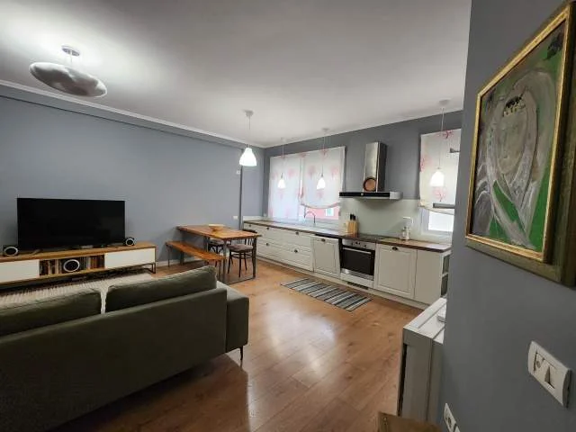 Tirane, jepet me qera apartament 2+1+BLK Kati 1, 86 m² 65.000 Leke (Kopshti Zoologjik)