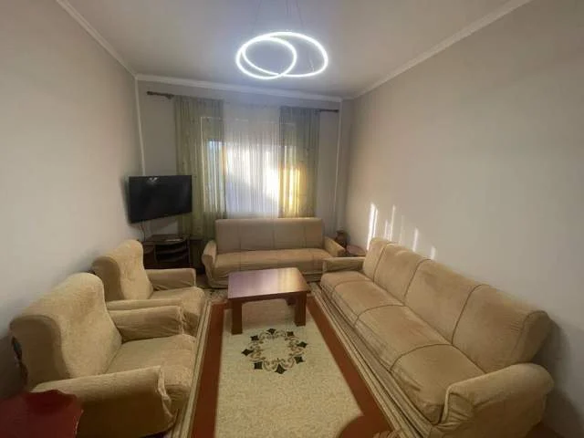 Tirane, jepet me qera apartament 1+1+BLK Kati 1, 90 m² 270 Euro (rruga ali shefqeti)