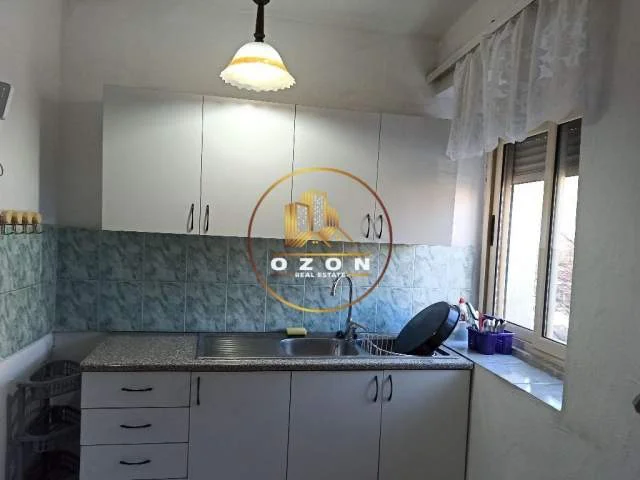 Tirane, jepet me qera apartament 1+1 Kati 2, 50 m² 40.000 Leke (Brryli)