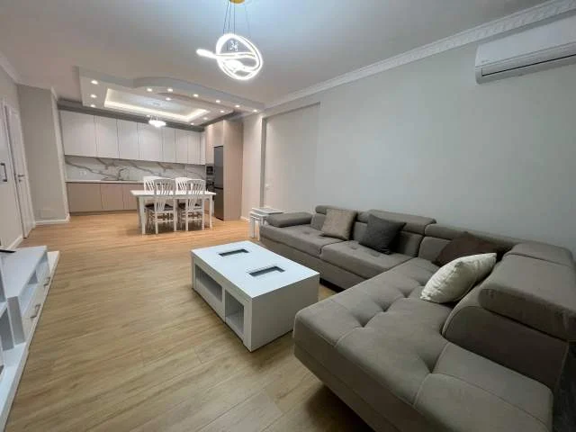 Tirane, jepet me qera apartament 2+1+BLK Kati 4, 120 m² 850 Euro (KOMUNA PARISIT)