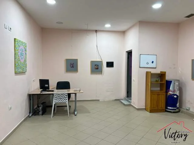 Tirane, jepet me qera ambjent biznesi Kati 0, 28 m² 500 Euro (Komuna e Parisit, Tiranë)
