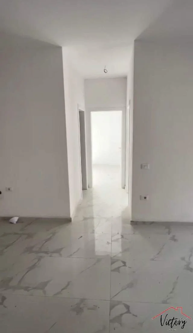 Tirane, jepet me qera apartament 2+1+BLK Kati 4, 110 m² 700 Euro (Komuna e Parisit, Tiranë)