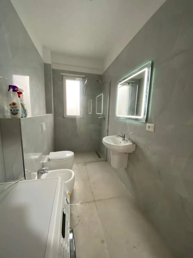 Tirane, jepet me qera apartament 2+1+BLK Kati 1, 105 m² 550 Euro (ASTIR)