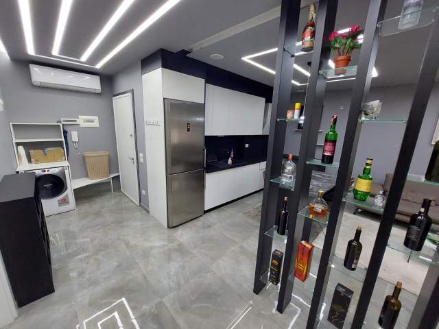 Tirane, jepet me qera apartament Kati 7, 82 m² 650 Euro (astir)