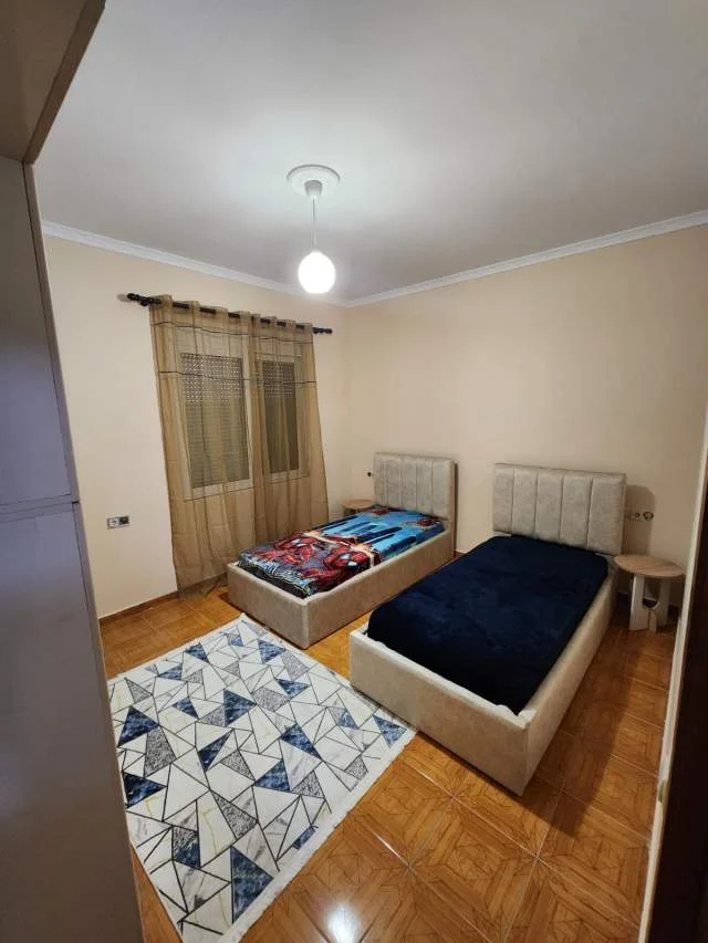 Tirane, jepet me qera Vile 2+1+BLK Kati 1, 120 m² 50.000 Leke (foto xhavella)