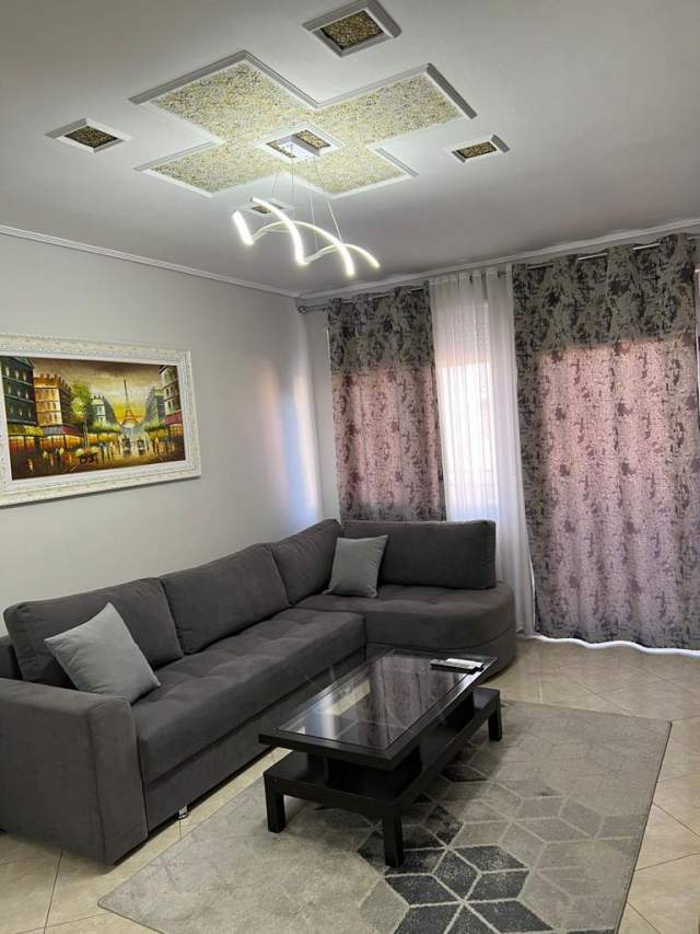 Tirane, jepet me qera apartament 1+1+BLK Kati 7, 70 m² 420 Euro (Rruga Tom Plezha)