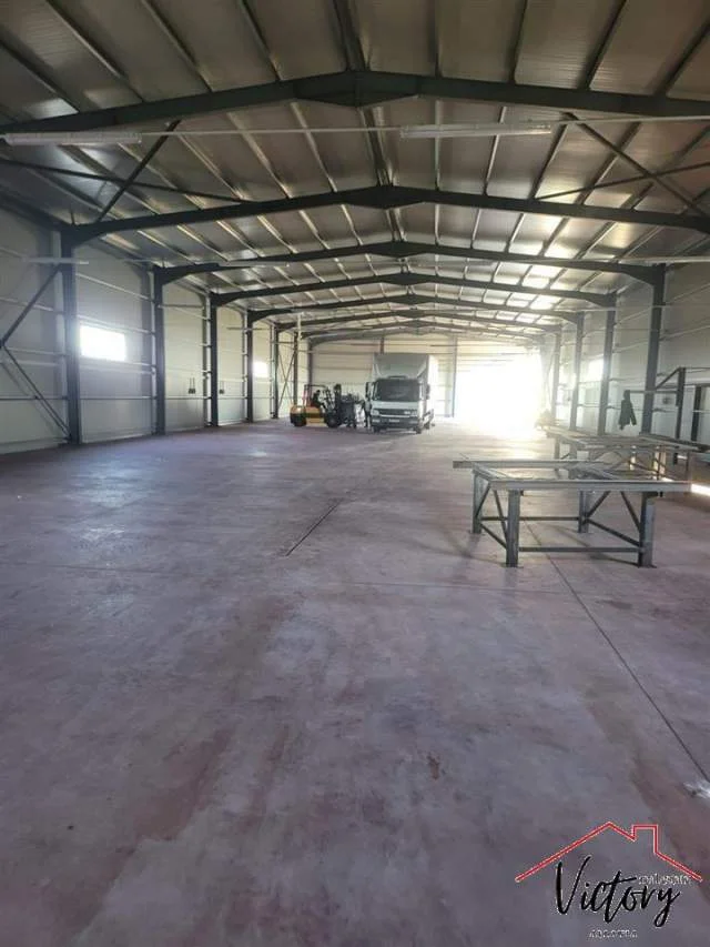 Tirane, shitet ambjent biznesi 3.000 m² 830.000 Euro (preze)