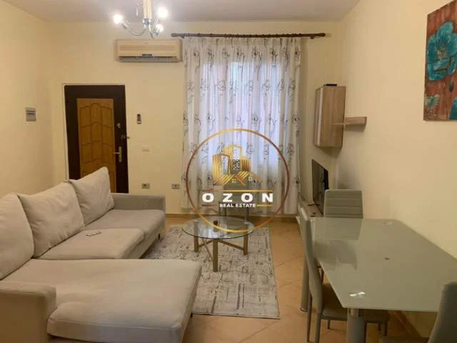 Tirane, jepet me qera apartament 2+1 Kati 2, 95 m² 450 Euro (Vasil Shanto)
