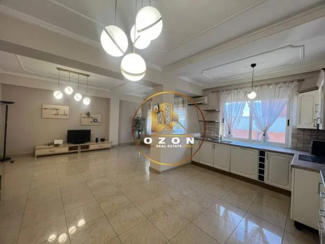 Tirane, jepet me qera apartament 3+1 Kati 6, 150 m² 1.000 Euro (Bllok)