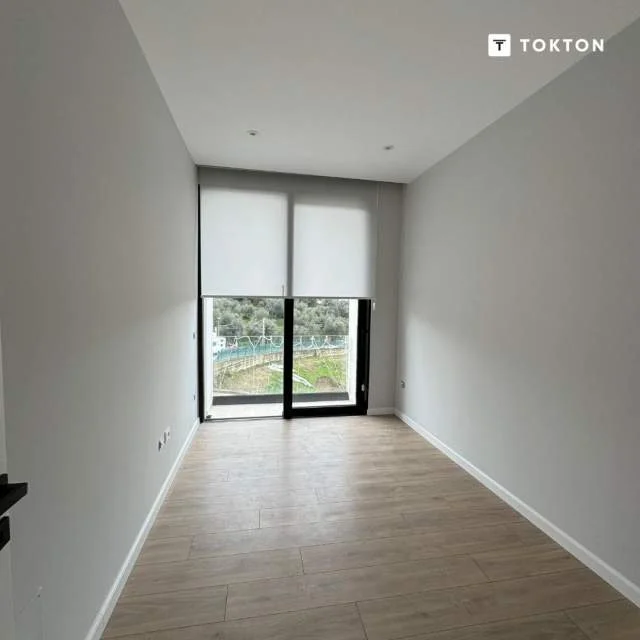 Tirane, jepet me qera Vile 3 Katshe Kati 1, 800 m² 3.000 Euro (LIQENI I THATE, TIRANE)