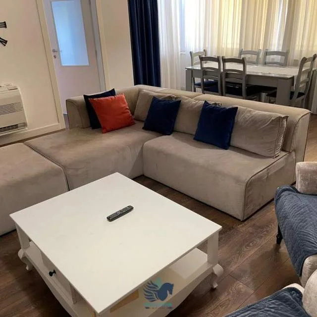 Tirane, jepet me qera apartament 2+1 Kati 4, 123 m² 650 Euro (Kopshti Zoologjik)