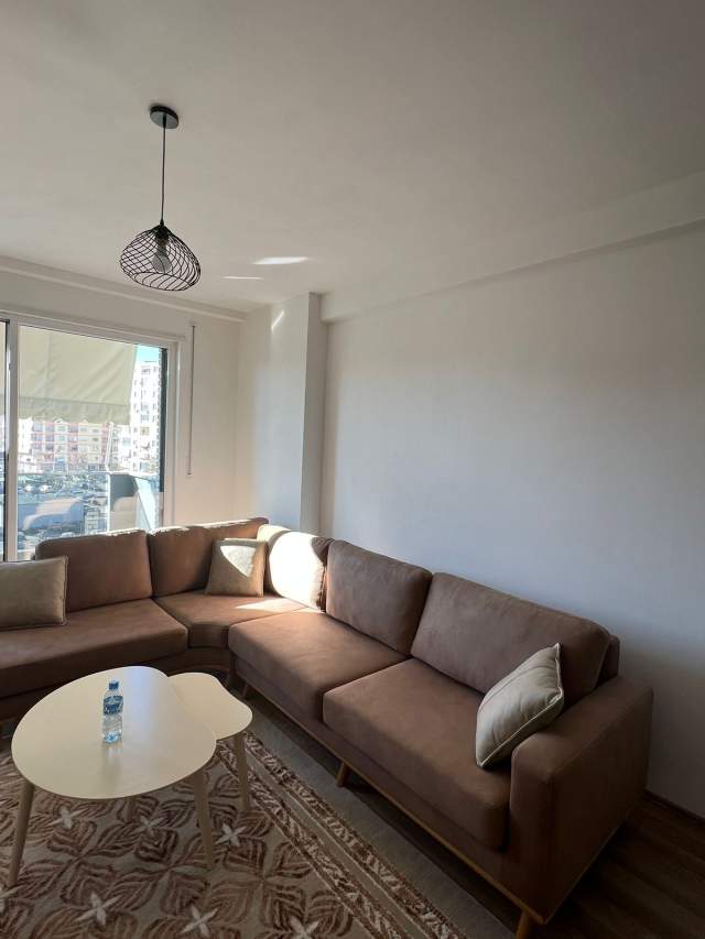 Tirane, jepet me qera apartament 1+1+BLK Kati 3, 88 m² 400 Euro (Sokrat Mmiho)