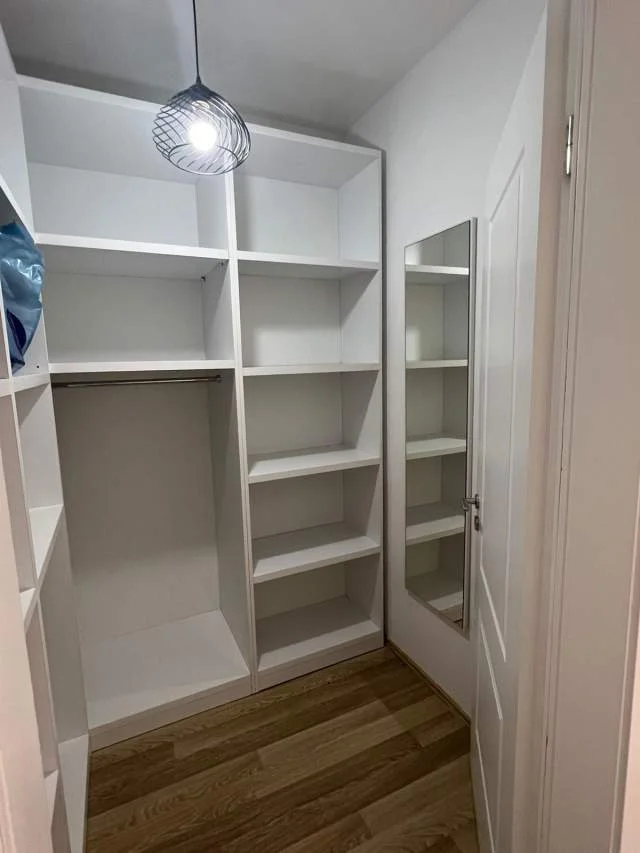 Tirane, jepet me qera apartament 1+1+BLK Kati 3, 88 m² 400 Euro (Sokrat Mmiho)