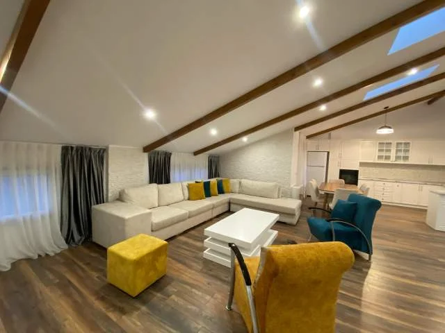 Tirane, jepet me qera Penthouse 3+1+BLK Kati 3, 200 m² 1.500 Euro (TEG)