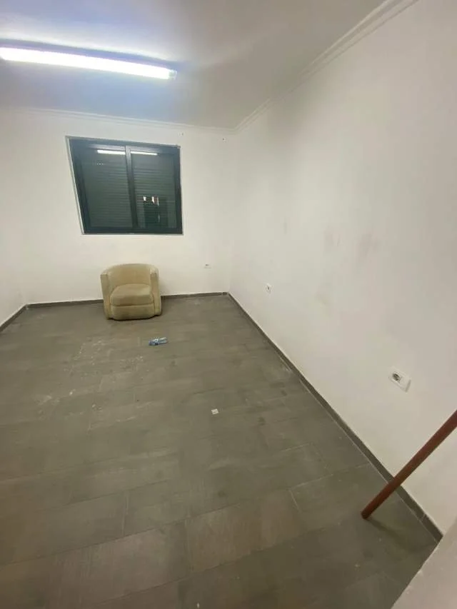 Tirane, shitet apartament 1+1 Kati 0, 53 m² 450 Euro