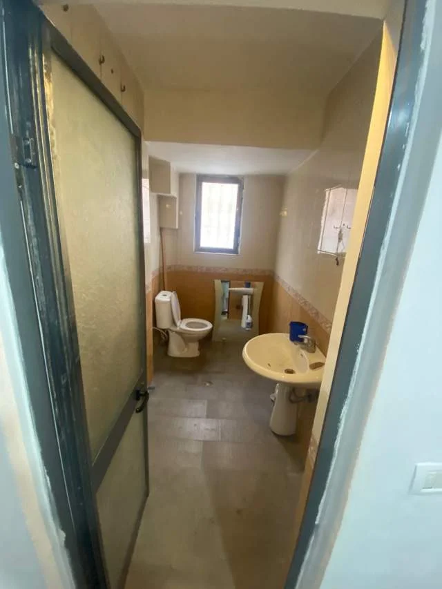 Tirane, shitet apartament 1+1 Kati 0, 53 m² 450 Euro