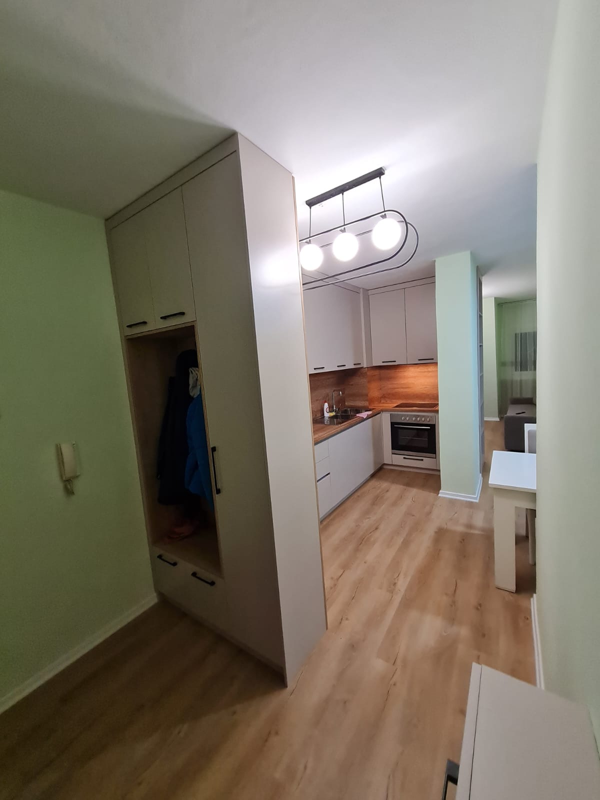 Apartament 2+1 me qera mbrapa Globe