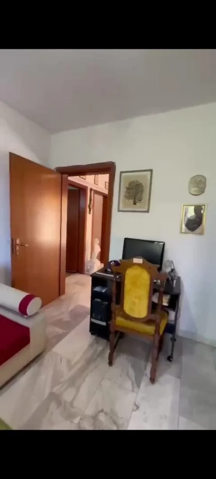 Tirane, jepet me qera apartament 2+1 Kati 4, 650 € 