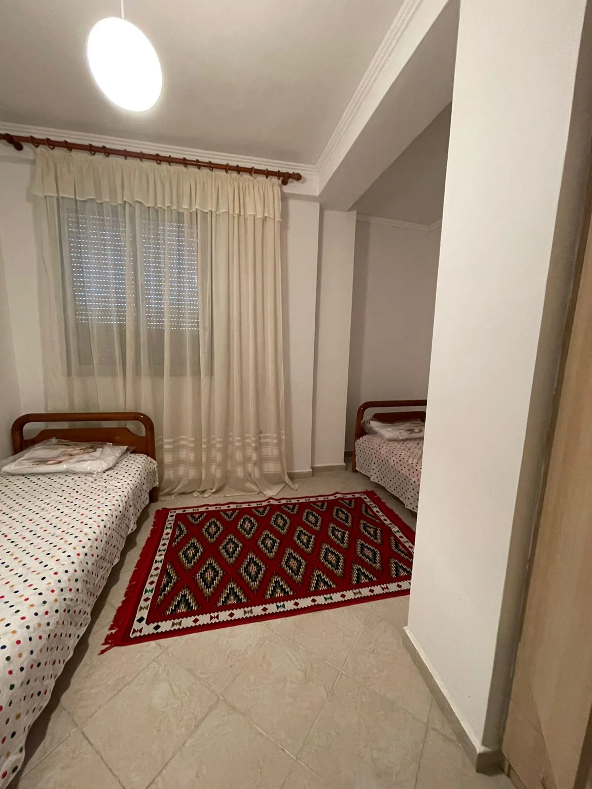 Jepet me qera Apartamenti 2+1 - Yzberisht