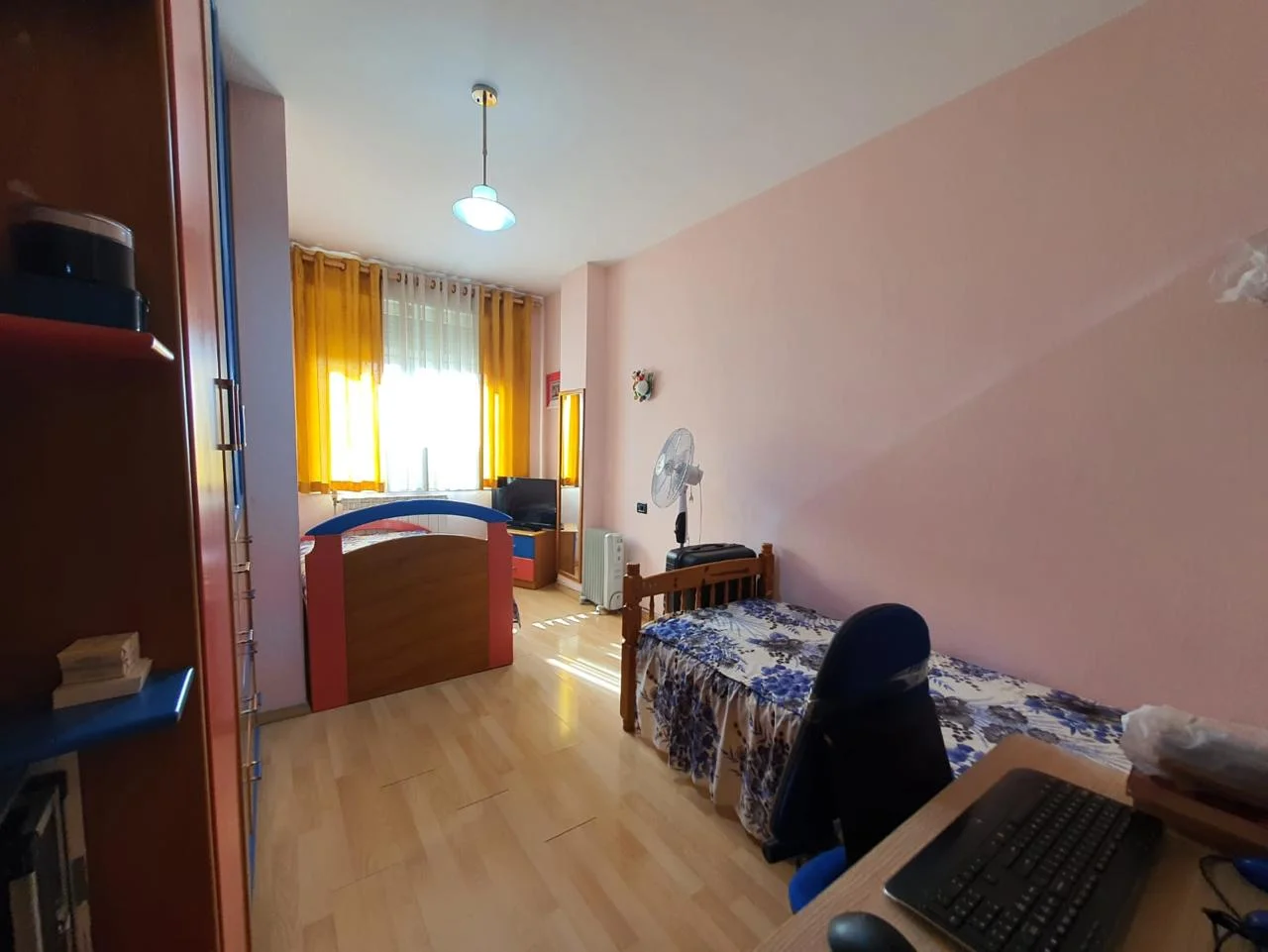 Jepet me Qira Apartament ne Tirane 2+1+2
