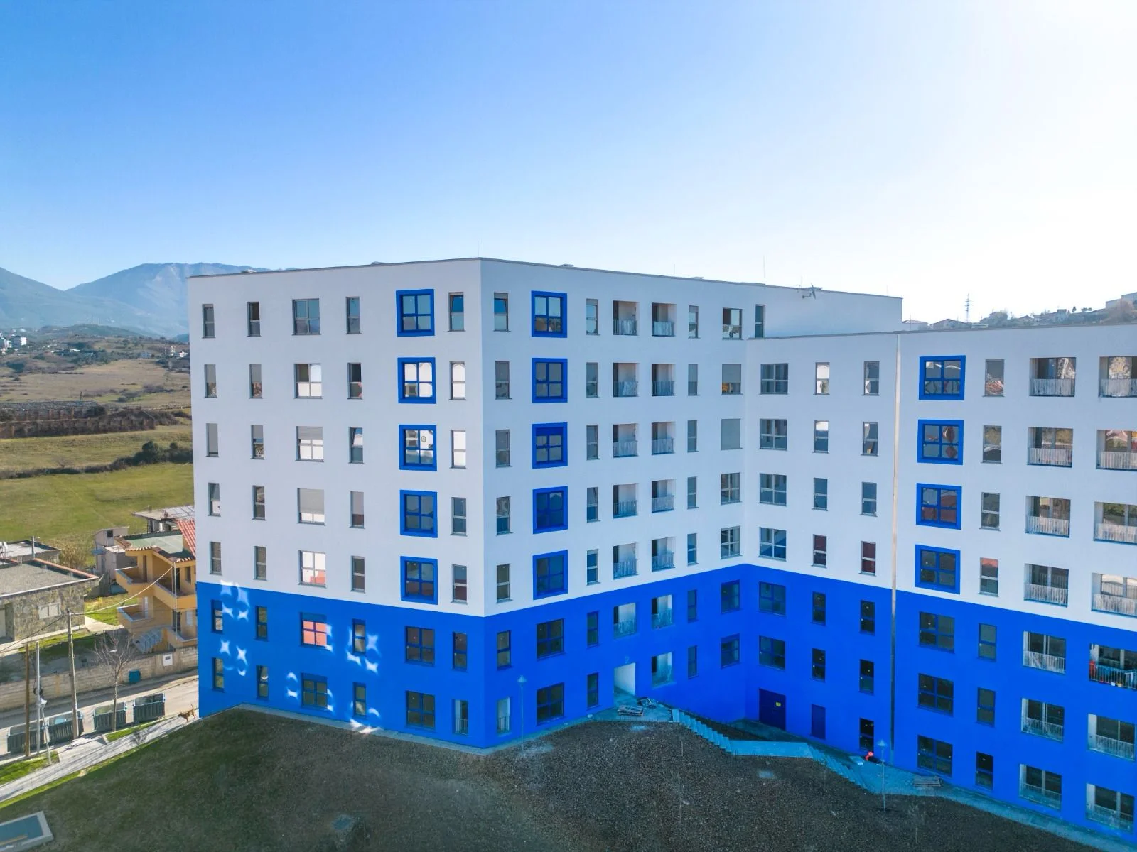 Shitet apartament 2+1 ne rezidencen Kaimi, prane kompleksit Mangalem21