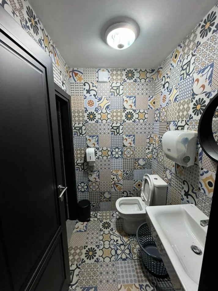 Kavaje, shitet dyqan Kati 1, 42 m² 120.000 € (Shetitorja”Josif Budo” Kavaje)