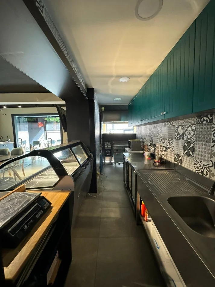 Kavaje, shitet dyqan Kati 1, 42 m² 120.000 € (Shetitorja”Josif Budo” Kavaje)