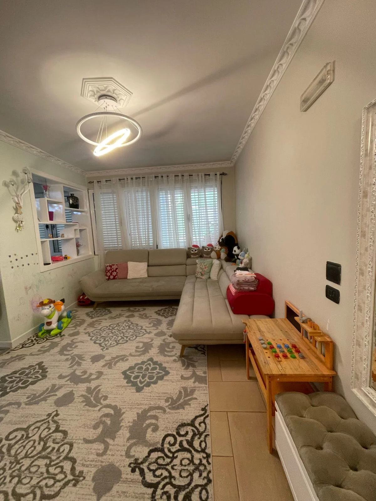Shitet, Duplex, Blloku, Tiranë. 400000 Euro