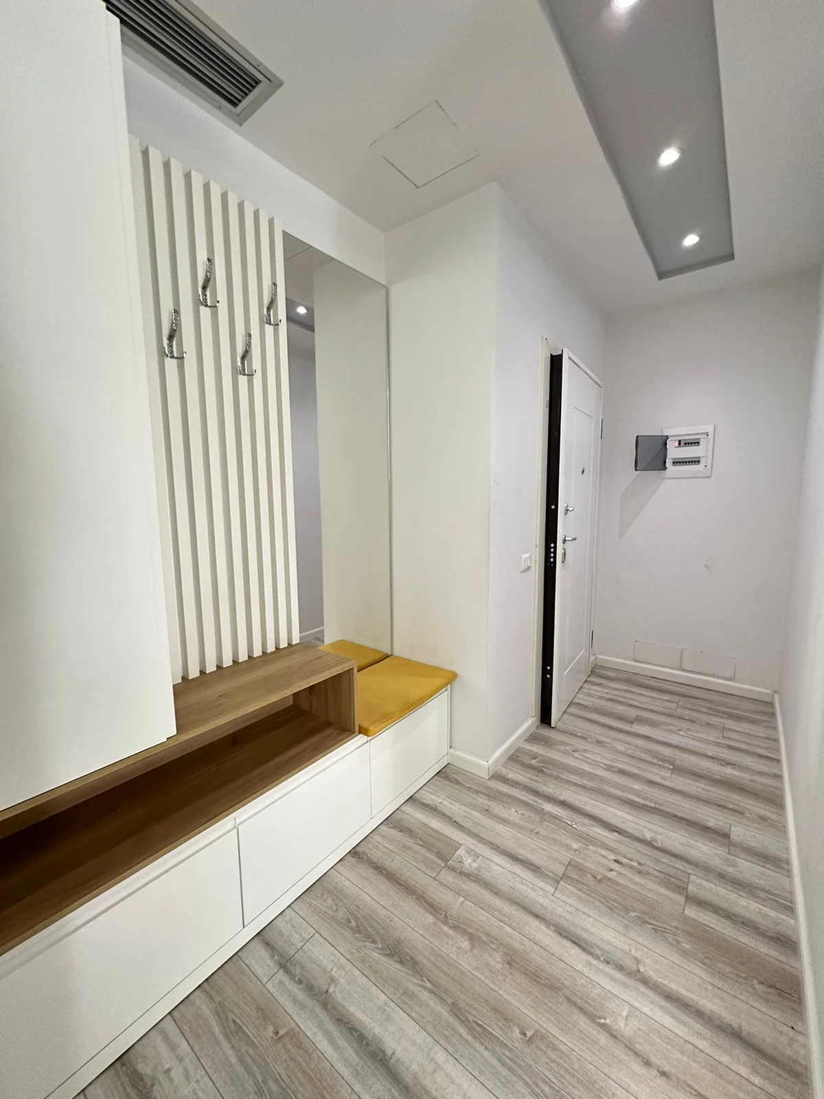 Shitet Apartament 2+1+P – Kompleksi Deliorgji