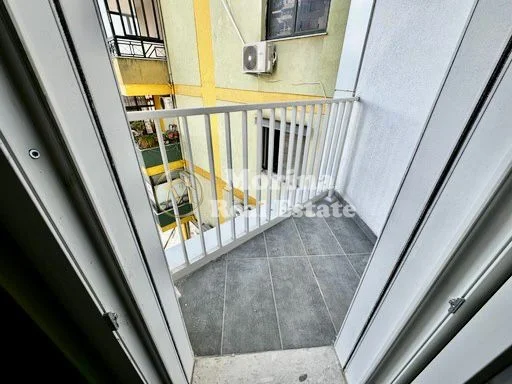 Shitet Apartament 1+1 Pranë Qendrës. 178.000 Euro