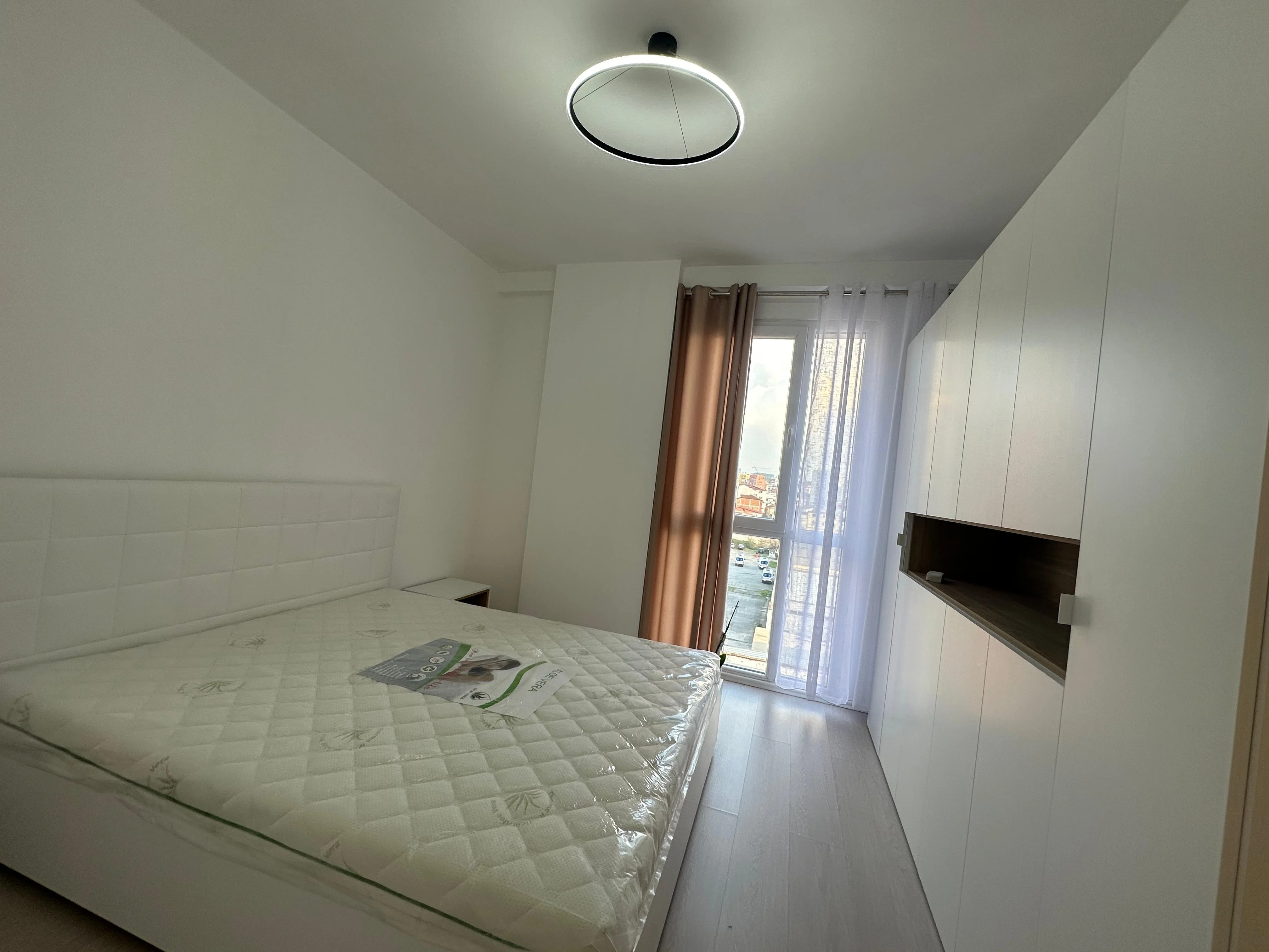 APARTAMENT 2+1 PER QERA TEK ISH FUSHA E AVIACIONIT!!!!